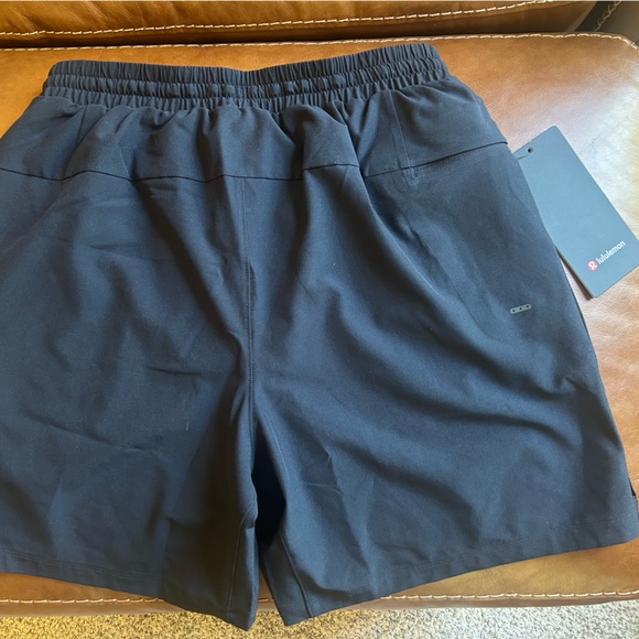 NWT Lululemon Pool Short 7” - Picture 3 of 3